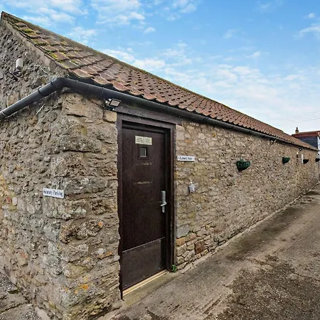 Holiday home Tawny Pickering