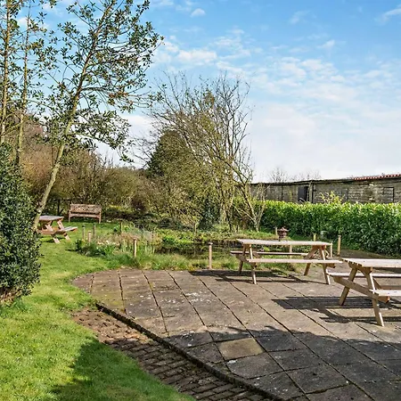 Tawny بيت للعطل بيكرينغ